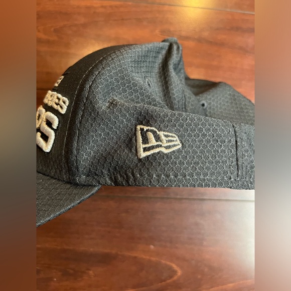 Boston Red Sox New Era 2018 World Series Champions Locker Room 39THIRTY OSFM Hat - Picture 4 of 14